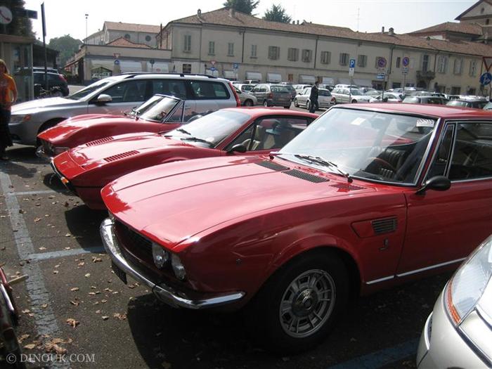 3 red cars